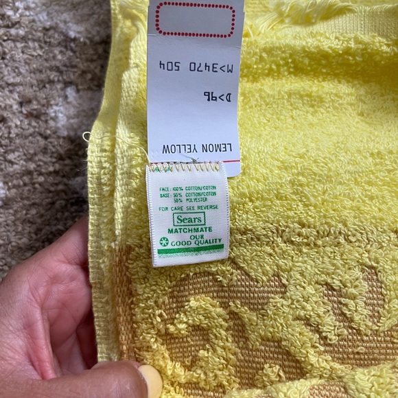 New! Set of 2 Vintage Sears Lemon Yellow Retro Bath Towel - Picture 4 of 6